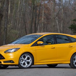 06-vw-gti-ford-focus-st-comparison.jpg